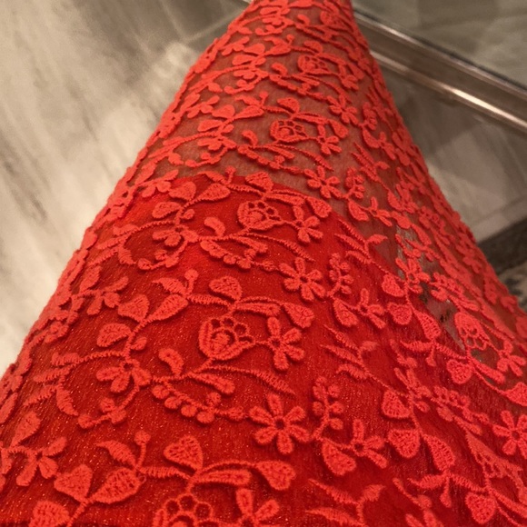 ⭐️ Stunning Red Alice + Olivia midi Dress - Picture 2 of 5